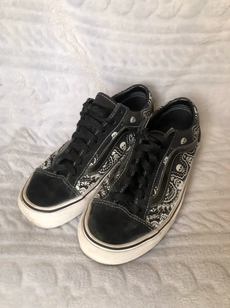 Zapatillas Vans  con diseño de calaveras