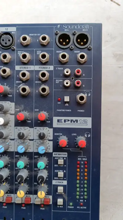 Mezclador de Audio Soundcraft EPM12 - miniatura 2