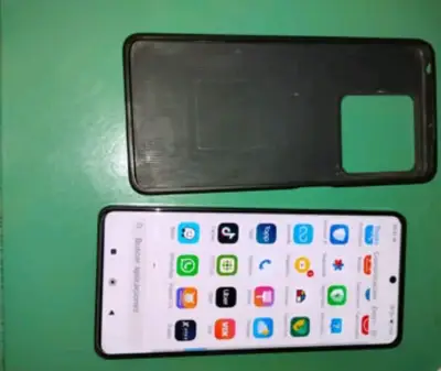 Smartphone Xiaomi Redmi Note 12 con funda - miniatura 2