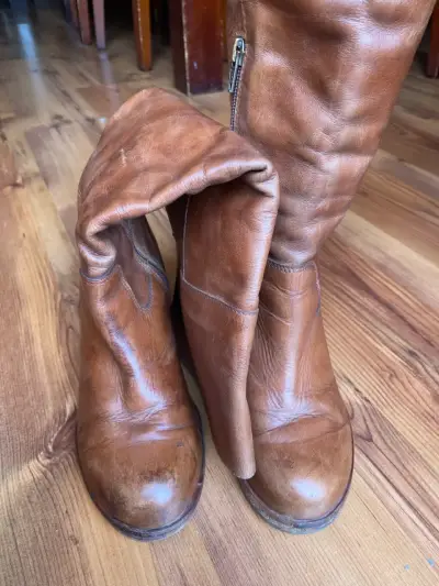 Botas de cuero marrón con tacón alto - miniatura 5