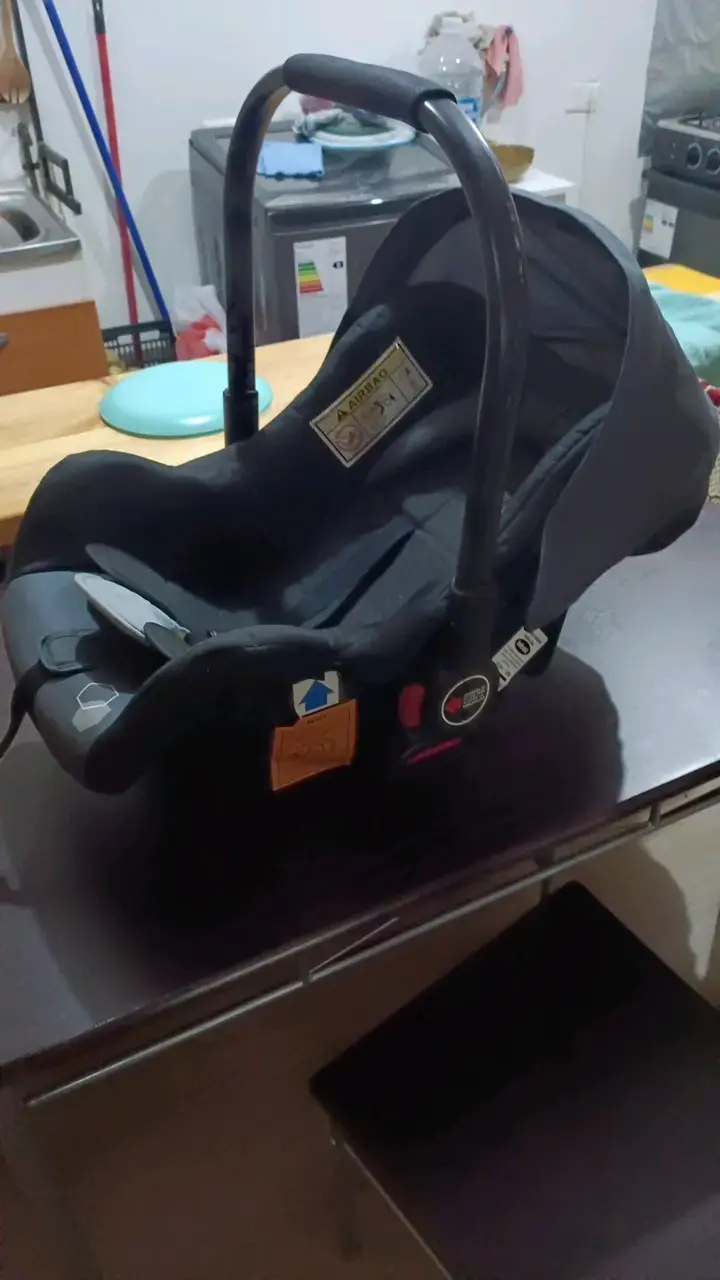 Silla de Auto Bebesit Negra para Bebé - 2
