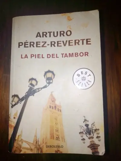 Libro 'La Piel del Tambor' de Arturo Pérez-Reverte - miniatura 1