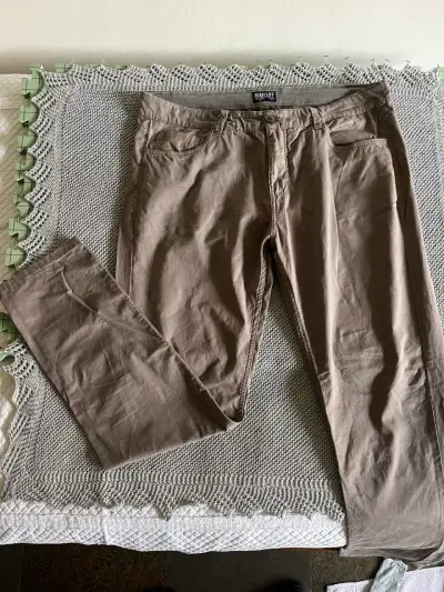 Pantalones casuales marrones Bearcliff para hombre - miniatura 1