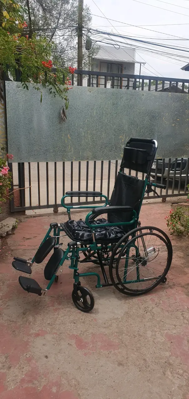 Silla de ruedas plegable con asiento acolchado - 5