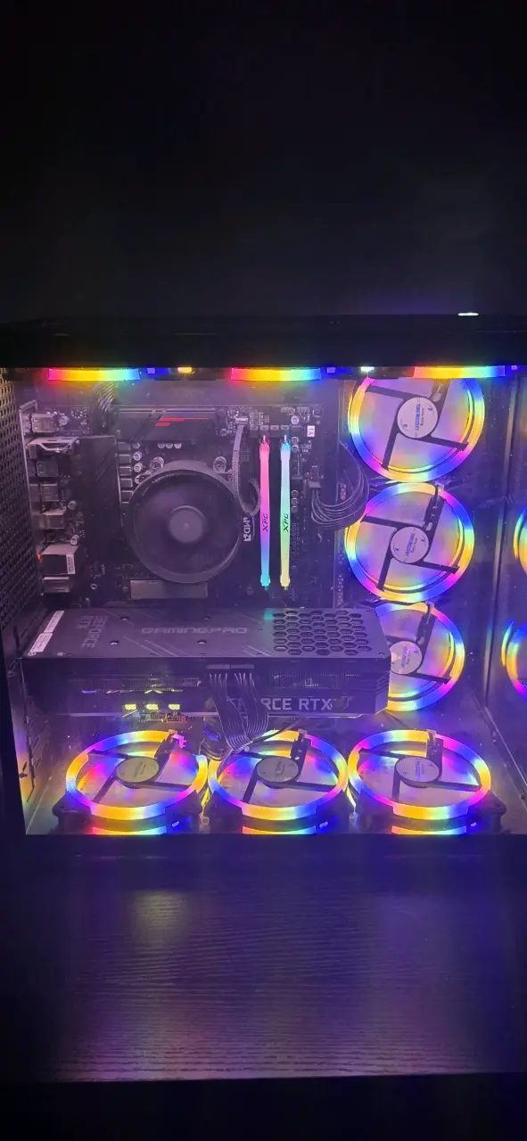 PC Gamer con Tarjeta Gráfica RTX - 1