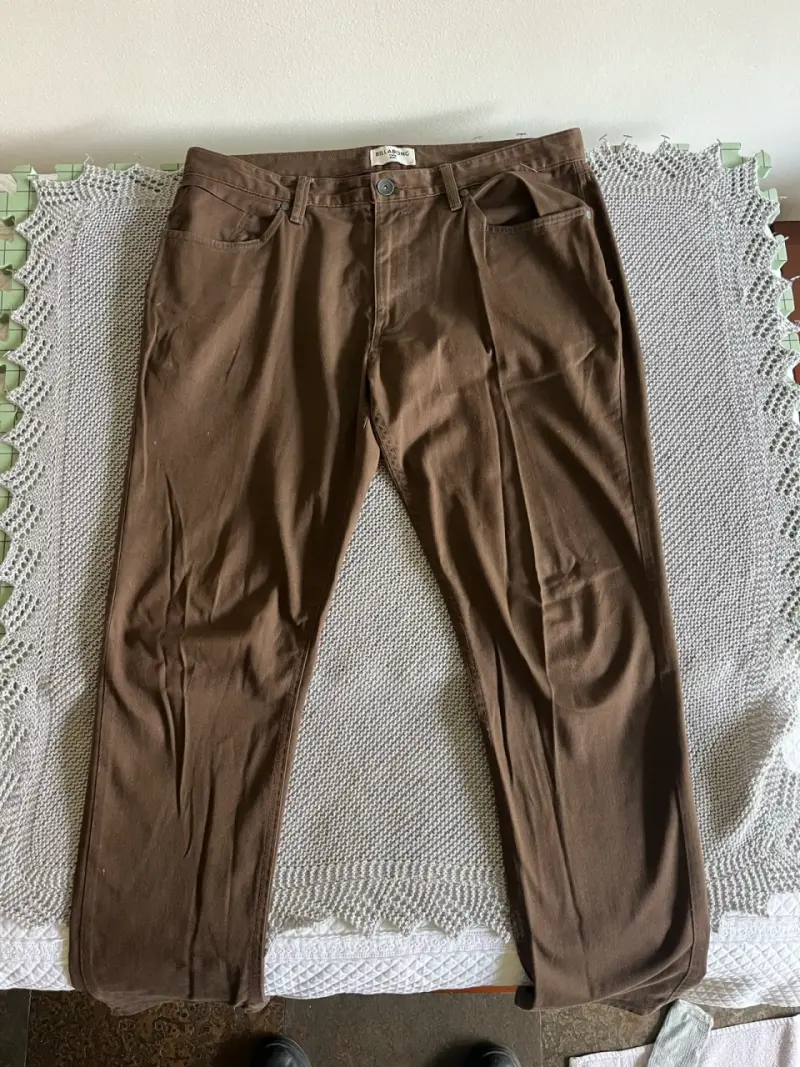 Pantalones marrones Billabong talla 36