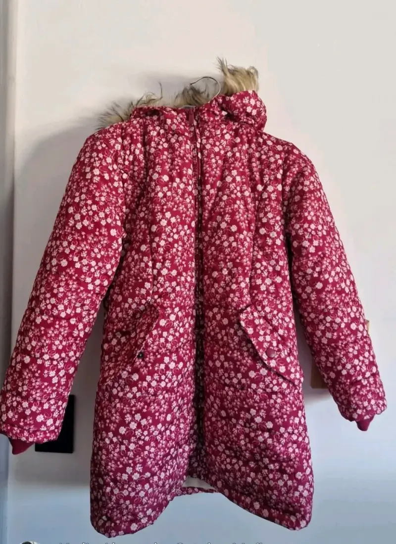 Parka de invierno floral para niña