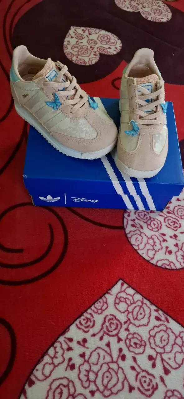 Adidas disney alicia