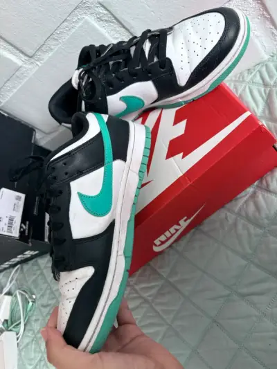 Zapatillas Nike Dunk Low negras y verdes - miniatura 3