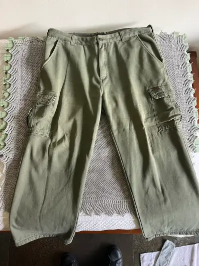 Pantalones cargo verdes Stanley de polar dentro - miniatura 1