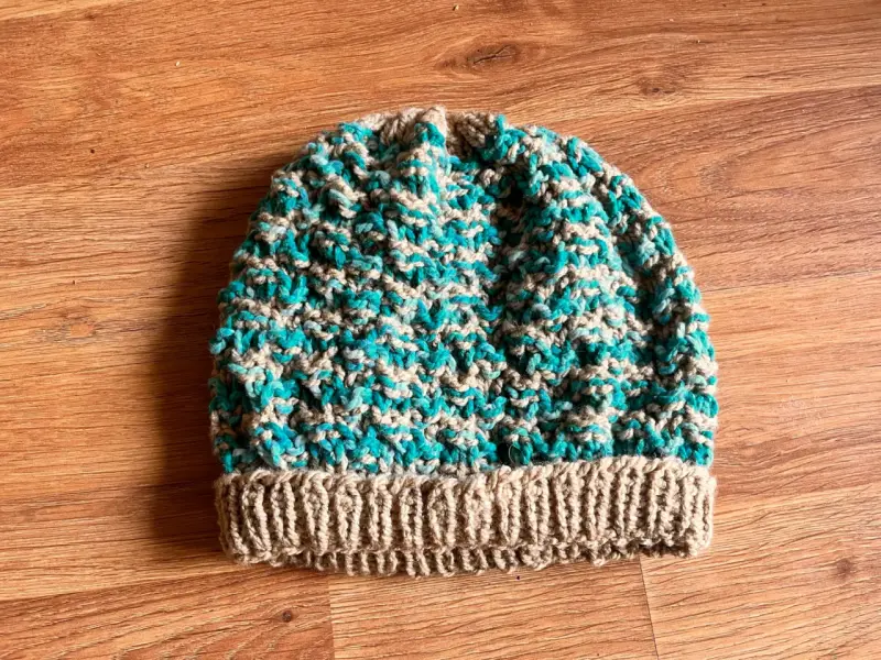 Gorros de lana tejidos a mano en varios colores - 1