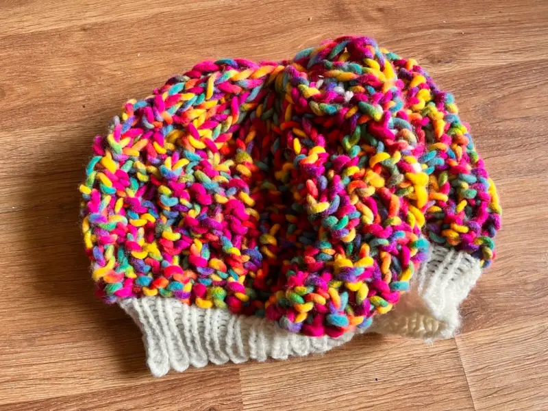 Gorros de lana tejidos a mano en varios colores - 2