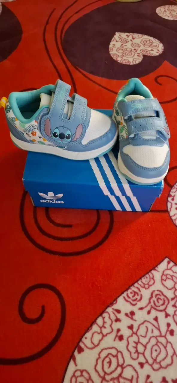 Zapatillas infantiles Stitch NUEVAS - 1