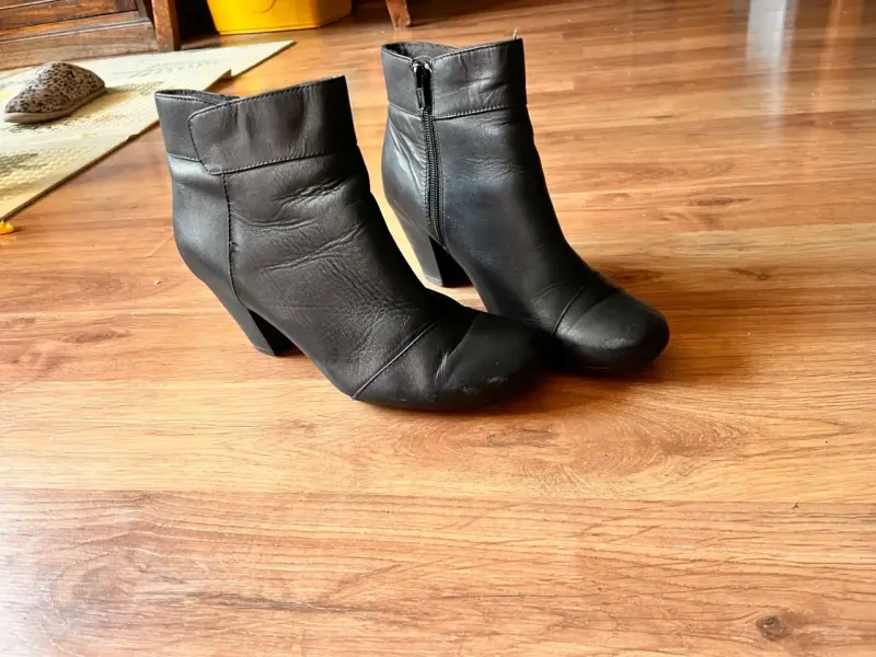 Botines de cuero negro con tacón clark 37 - 2
