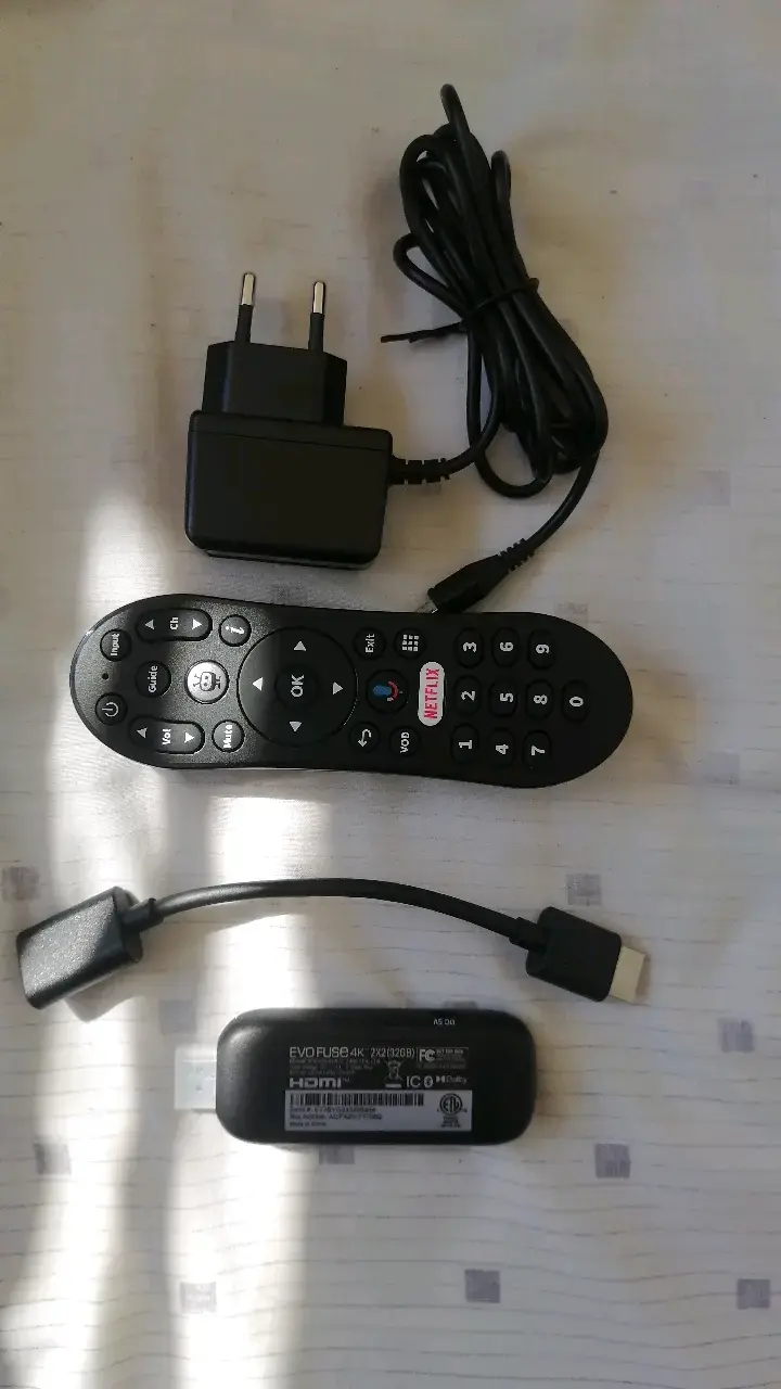 Reproductor de Streaming EVO Fuse 4K con Control R - 2