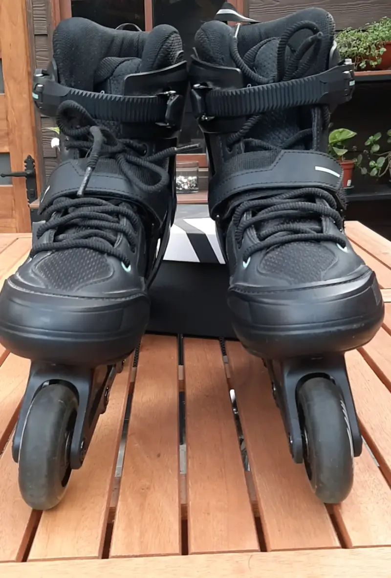 Patines en línea negros talla 40 - 2