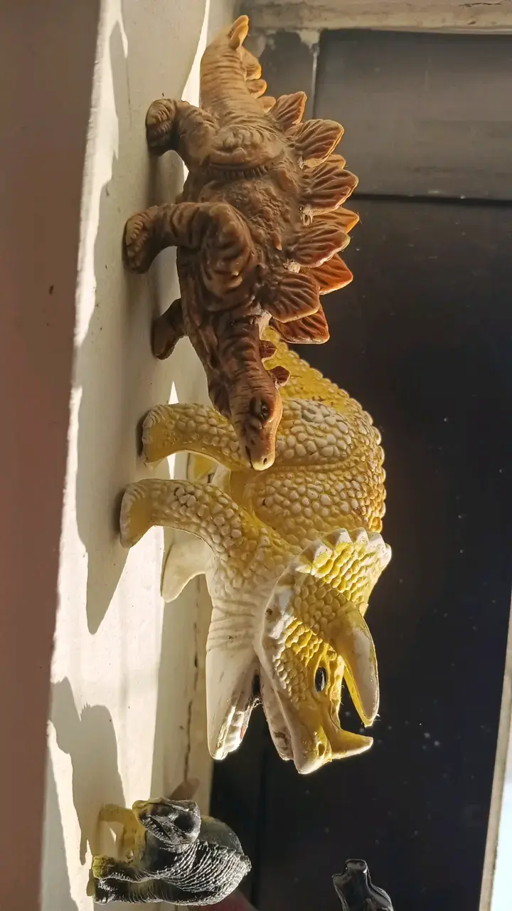 Set de figuras de dinosaurios de juguete - 2