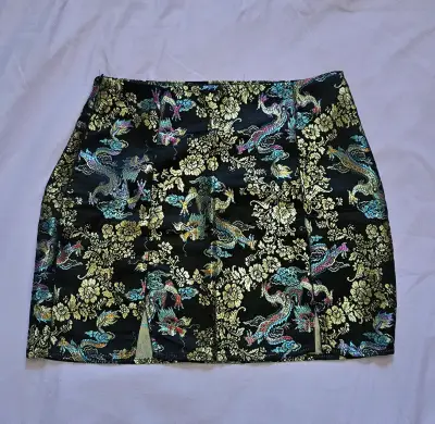 Falda corta con estampado de dragones - miniatura 2