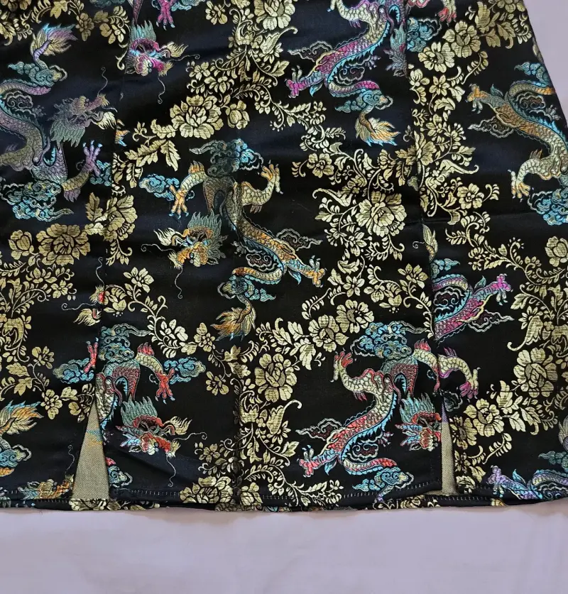 Falda corta con estampado de dragones - 3