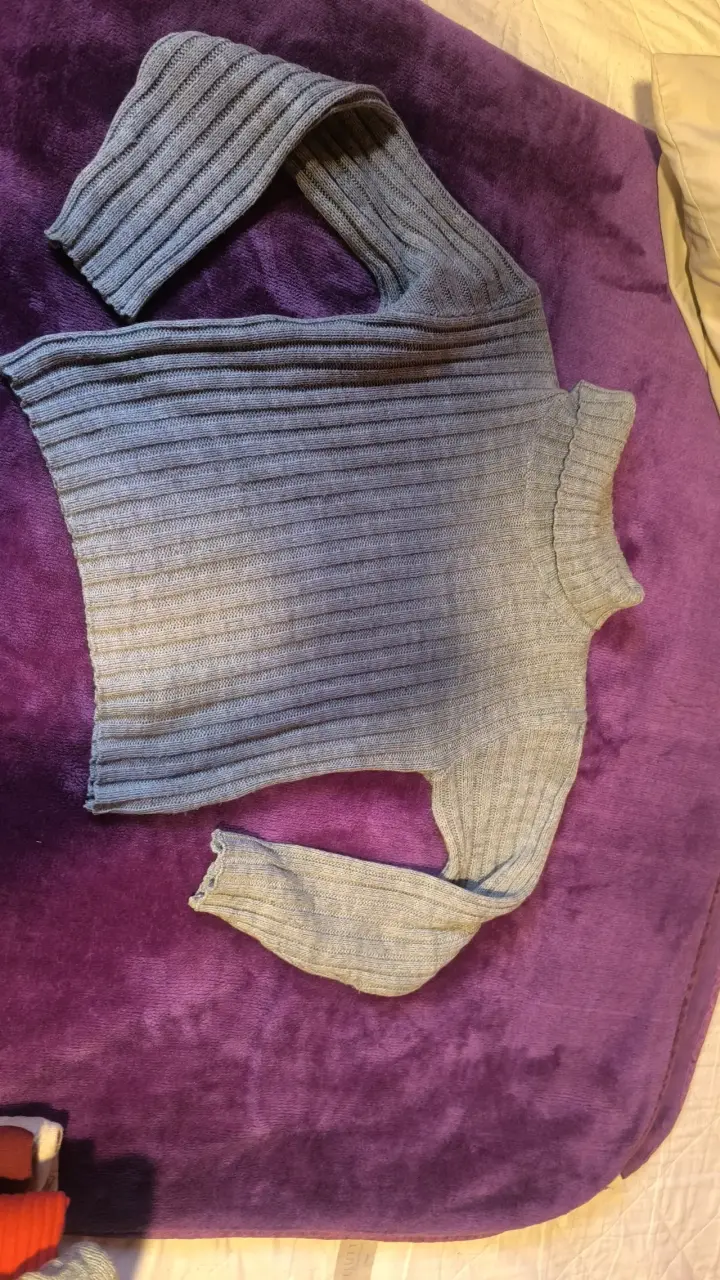 Suéter de punto gris con rayas para mujer - 2