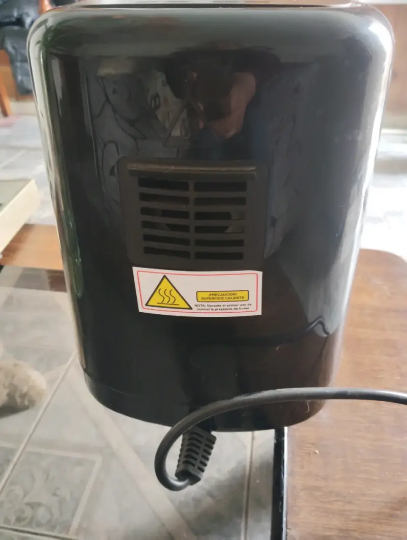 Freidora de aire Recco negra en buen estado - 2