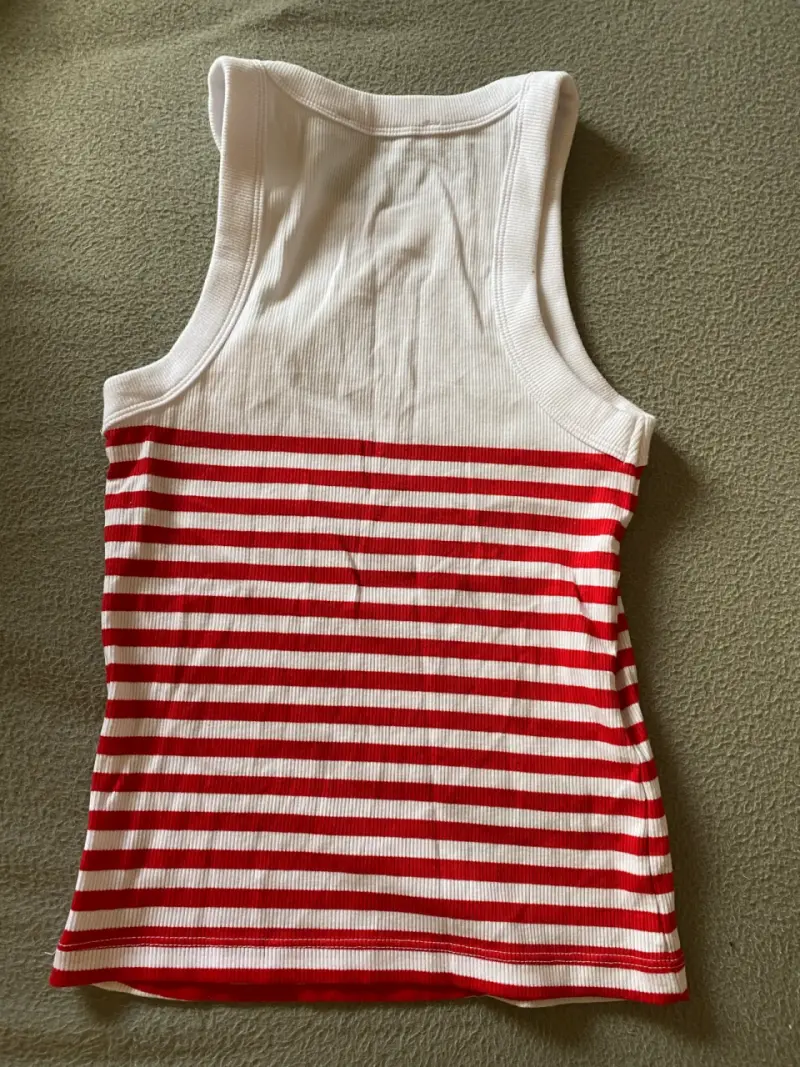 Polera sin mangas a rayas rojas MNG - 3