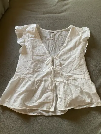 Blusa blanca bordada de mujer Sybilla - miniatura 1