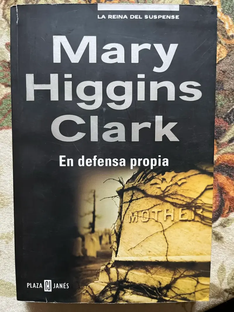 Libro 'En defensa propia' de Mary Higgins Clark