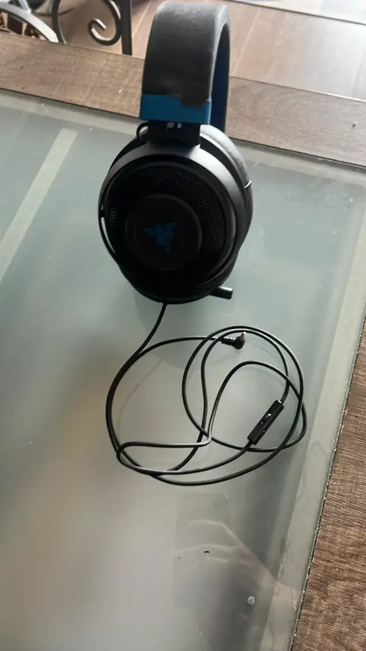 Audífonos Razer Kraken con micrófono retráctil - 3