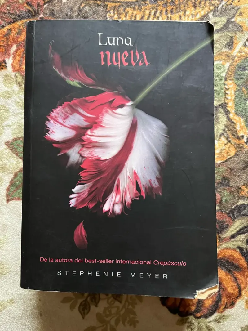 Libro Luna Nueva de Stephenie Meyer