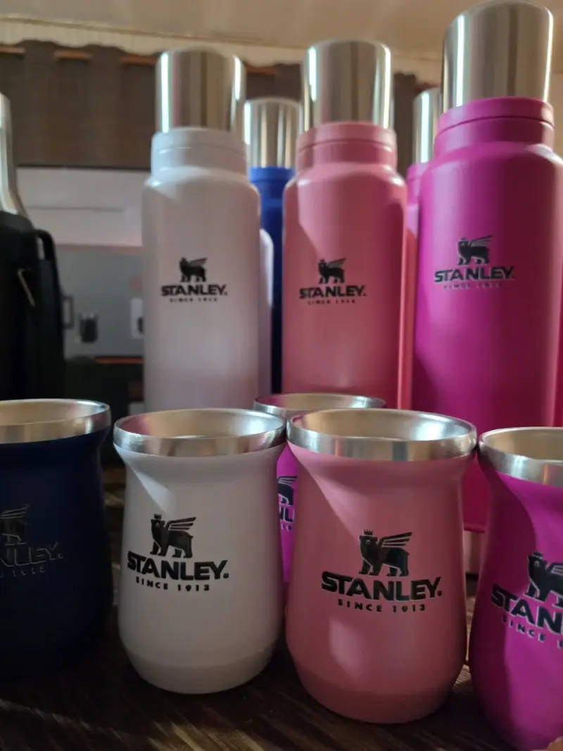 Set de termos y mates Stanley de colores variados - 3