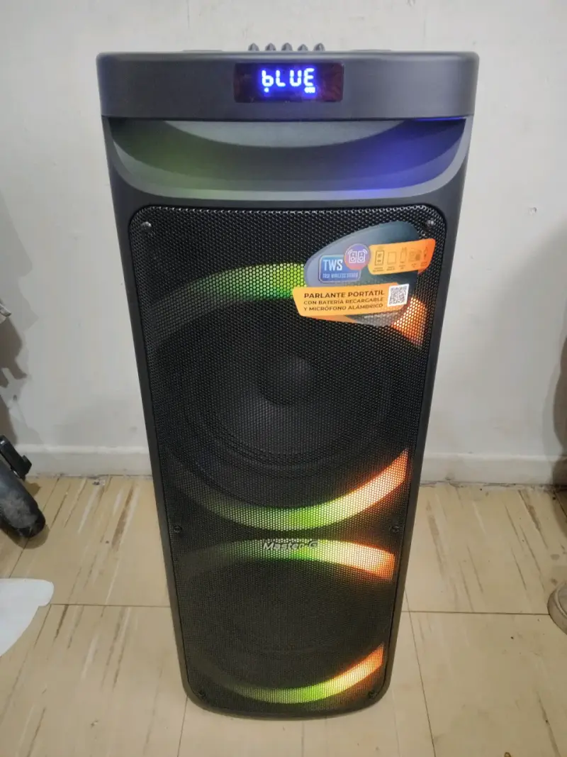 Parlante portátil Master-G con luces LED - 1