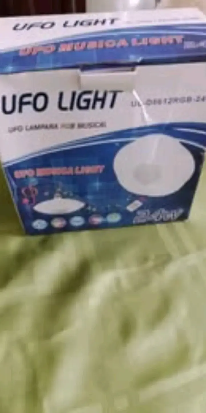 Lámpara musical UFO con control remoto - 1