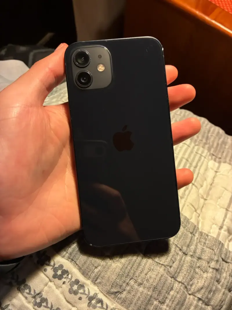 iPhone 12 64 gb con detalles - 1