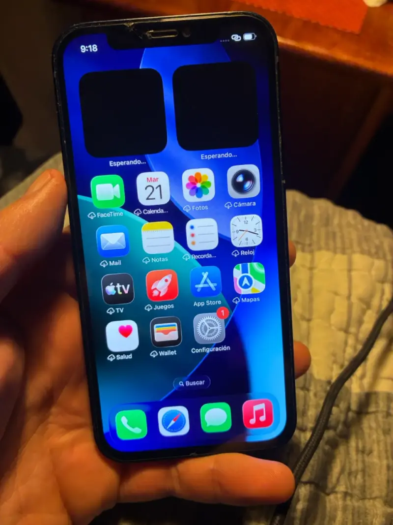 iPhone 12 64 gb con detalles - 2