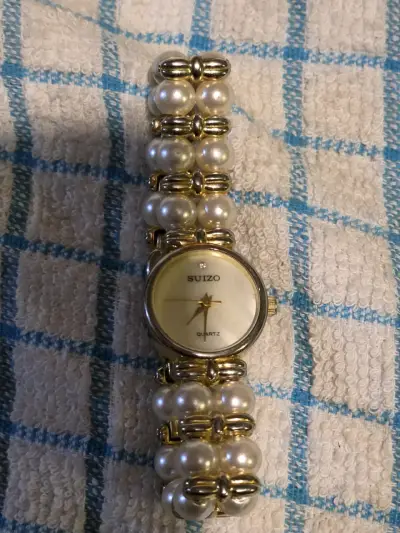 Reloj de pulsera suizo con pulsera de perlas - miniatura 1