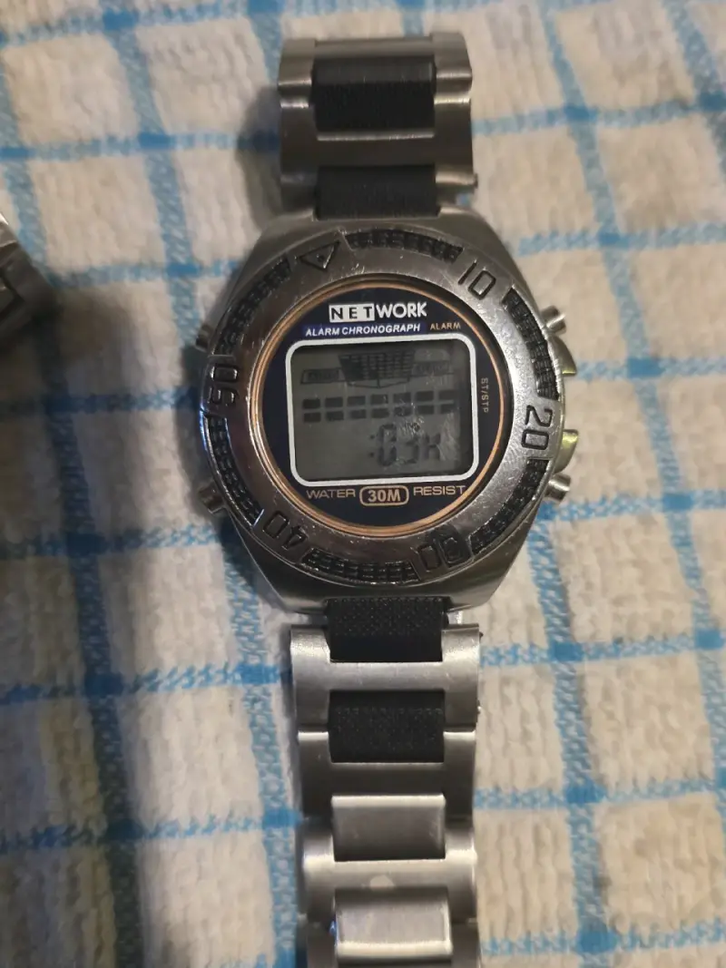Reloj digital Network resistente al agua - 1