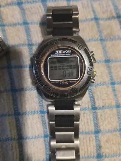 Reloj digital Network resistente al agua - miniatura 1