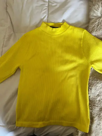 Polera amarilla  Basement - miniatura 1