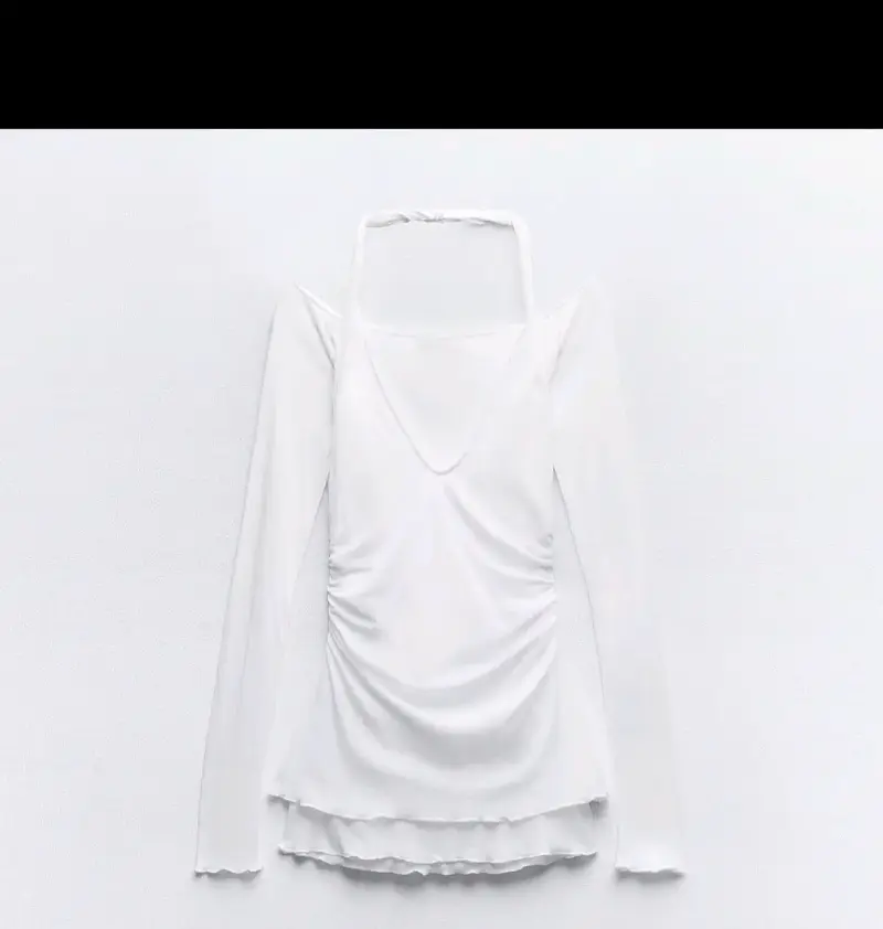 Polera blanca de manga larga con hombros descubiertos - 2
