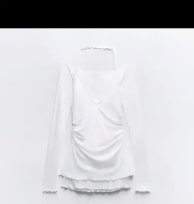 Polera blanca de manga larga con hombros descubiertos - miniatura 2