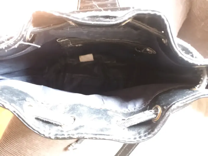 Bolso de hombro negro con detalles brillantes - 3