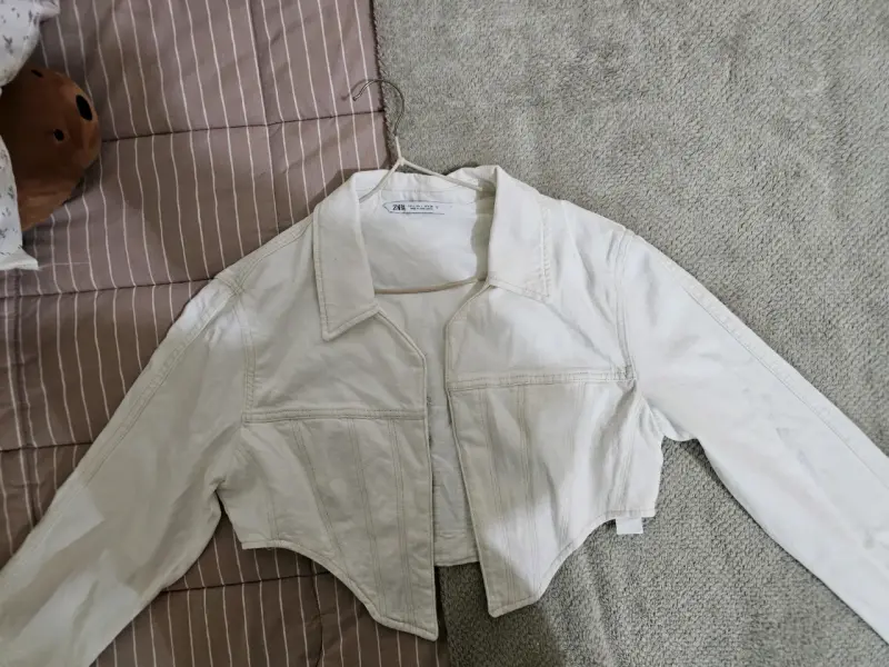 Chaqueta corta blanca de mezclilla para mujer - 2