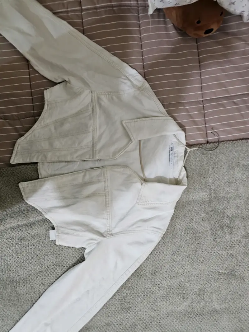 Chaqueta corta blanca de mezclilla para mujer - 3