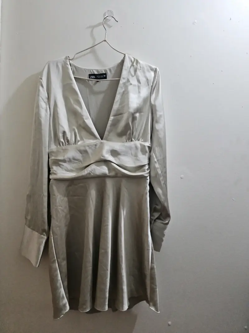 Vestido corto satinado beige Zara - 3