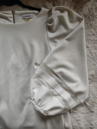 Vestido blanco elegante Calvin Klein con lazo - miniatura 2