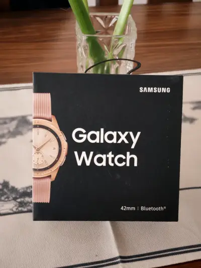 Samsung Galaxy Watch 42mm Bluetooth dorado - miniatura 1