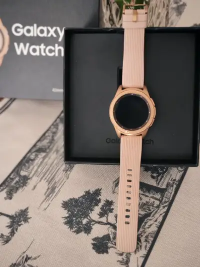 Samsung Galaxy Watch 42mm Bluetooth dorado - miniatura 3