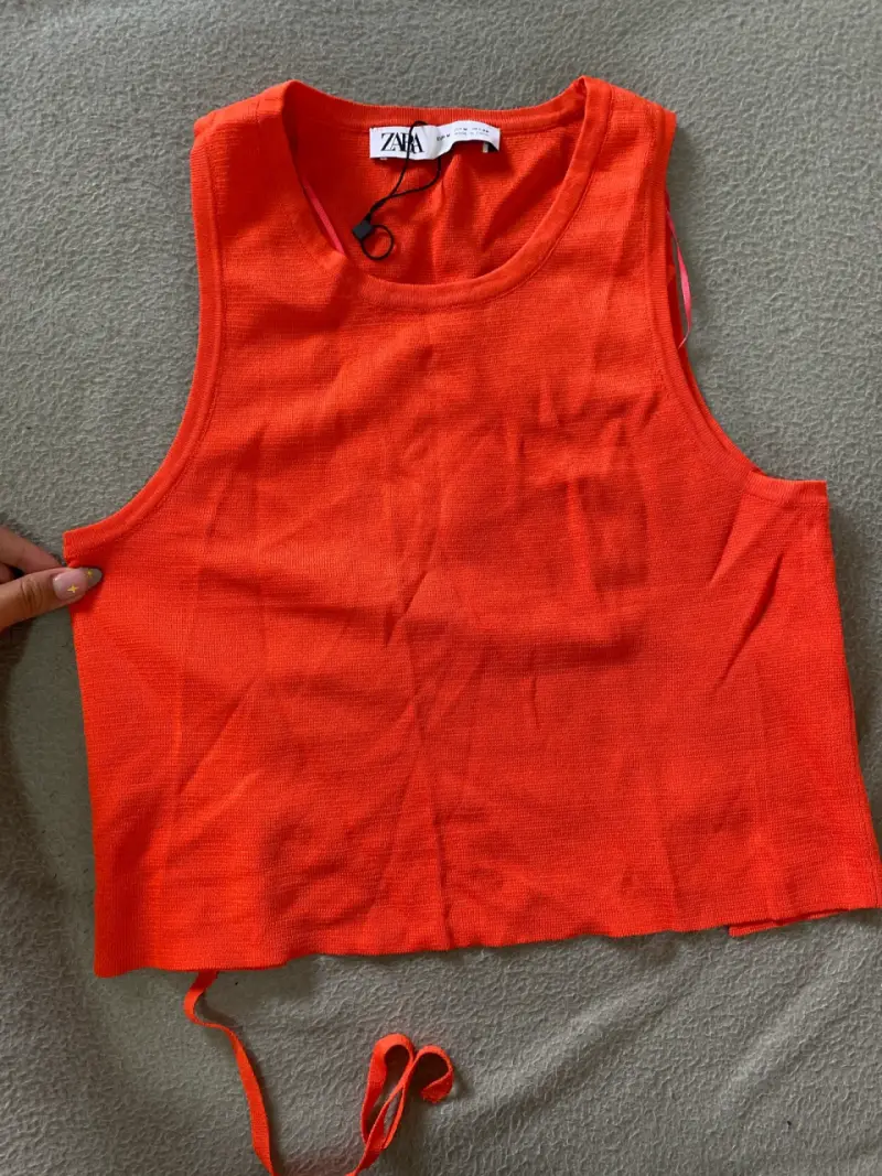 Top sin mangas naranja Zara talla S-M - 1