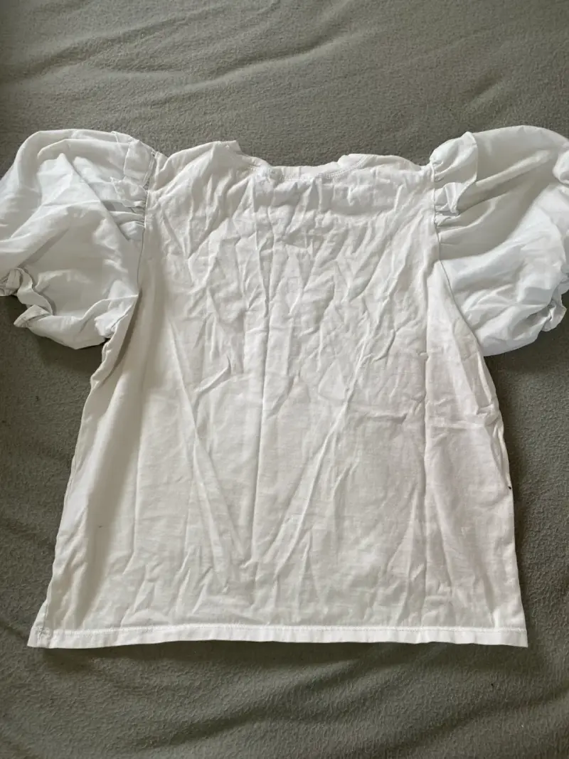 Polera blanca con mangas abullonadas Zara - 3